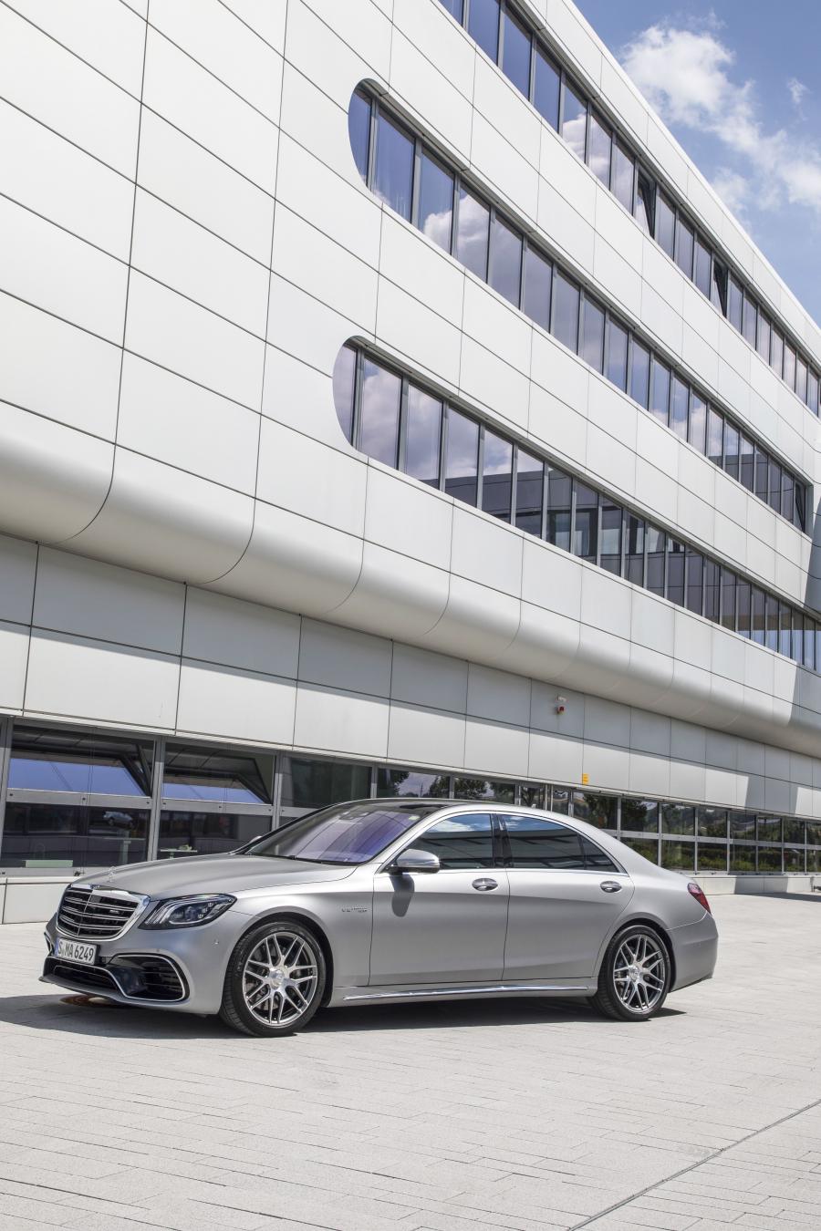  Mercedes-AMG S63 4Matic+ Lang 2017 года  (WW) (фото 5 из 105)